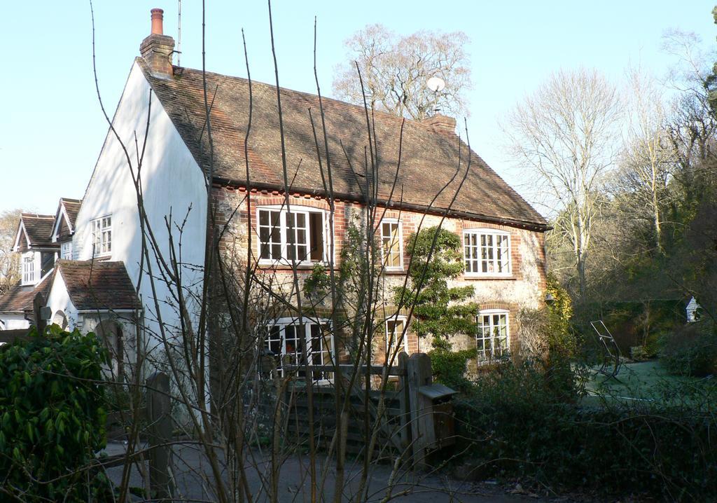 Bridge Cottage ミッドハースト エクステリア 写真